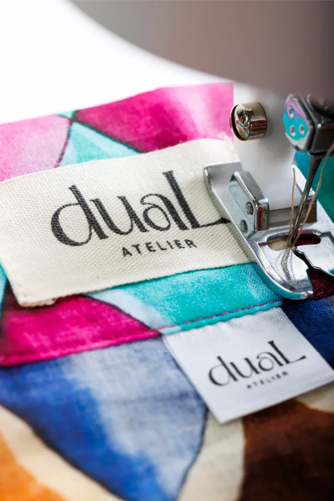 Hazır Kumaş Nedir? Markaya Özel Kumaşlarla Arasındaki Gerçek Fark