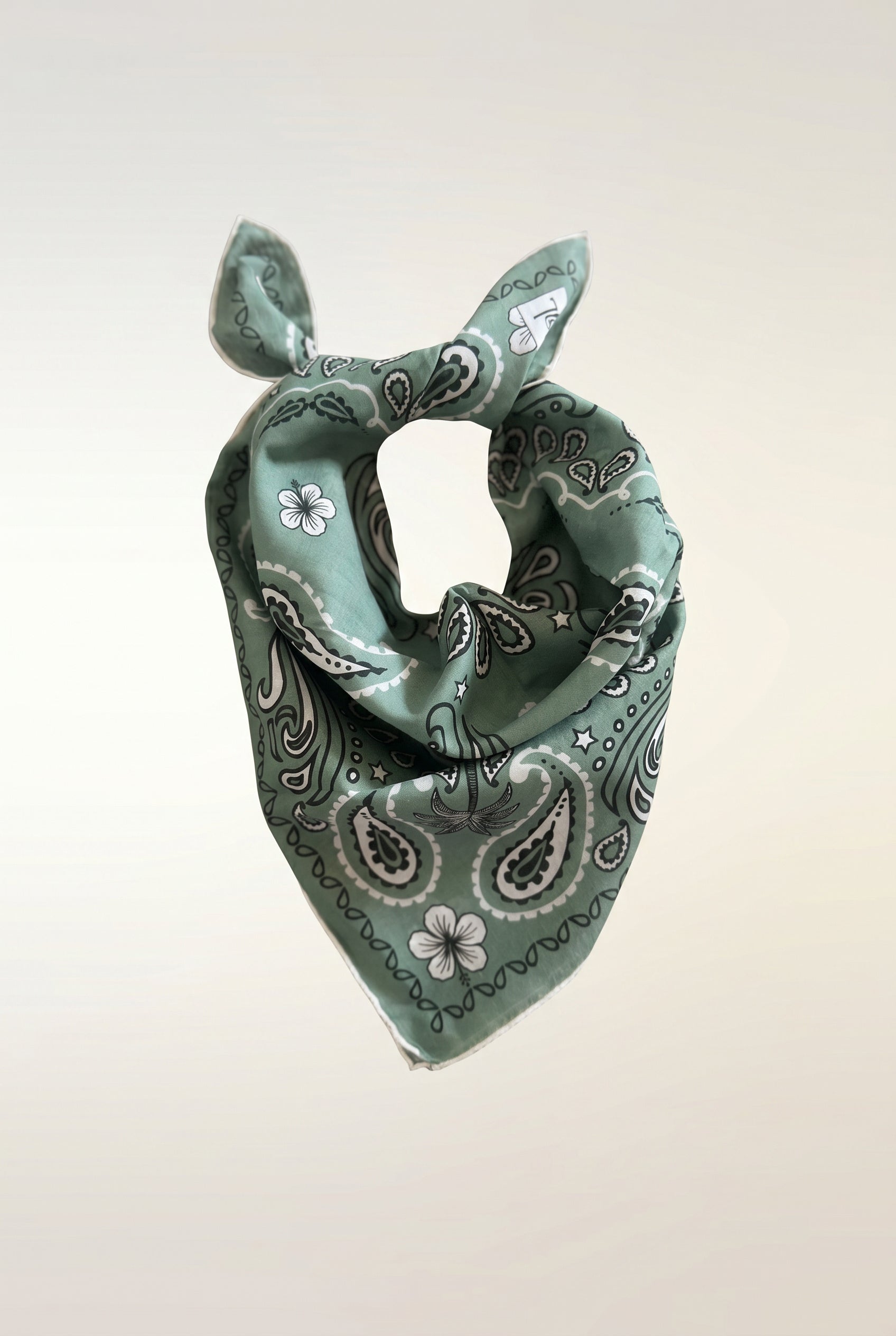 Dual Atelier Costa Paisley Yeşil Bandana Desenli İpeksi Organik Pamuk Kumaş Bandana Fular